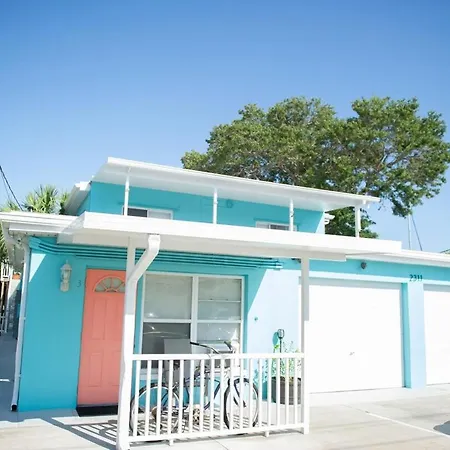 Waterfront Apt, 3 Min Walk To Beach,Boats Welcome