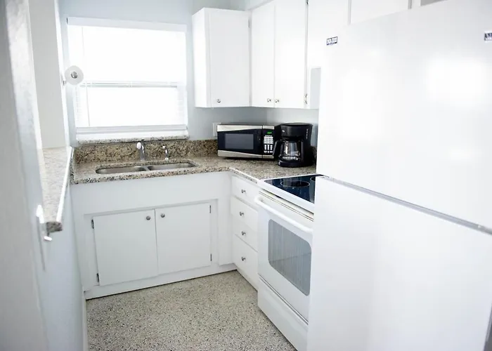 Waterfront Apt, 3 Min Walk To Beach,boats Welcome * Clearwater Beach